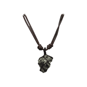 Collar de piedra pirita tejido con hilo encerado