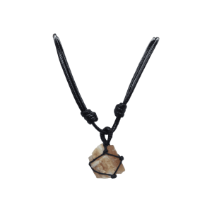 Collar con dije de piedra turmalina sandía tejido con hilo encerado