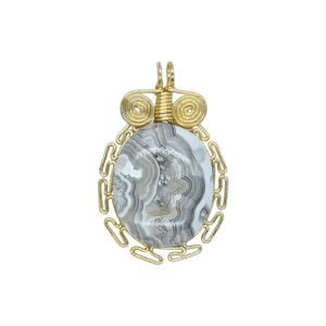 Dije de piedra ágata crazy con engarzado tipo greca inca con alambre de oro laminado