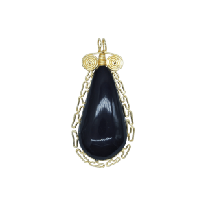 Dije de piedra obsidiana negra con engarzado tipo greca inca con alambre de oro laminado