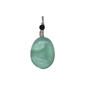 Dije de piedra fluorita engarzado en alambre de plata