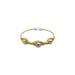 Brazalete con 3 perlas de cultivo engarzadas con alambre